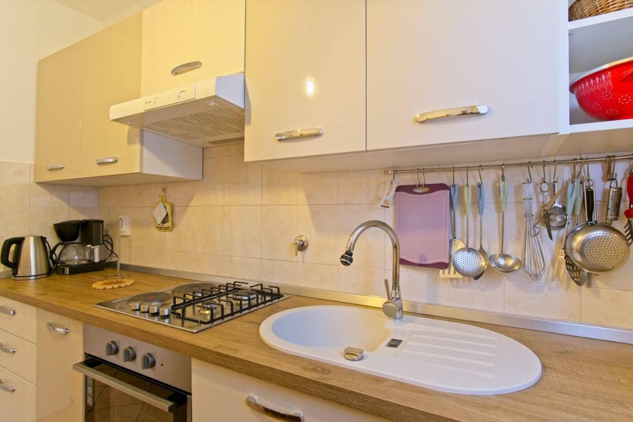 Apartmani Dorita Mali Lošinj Kültér fotó