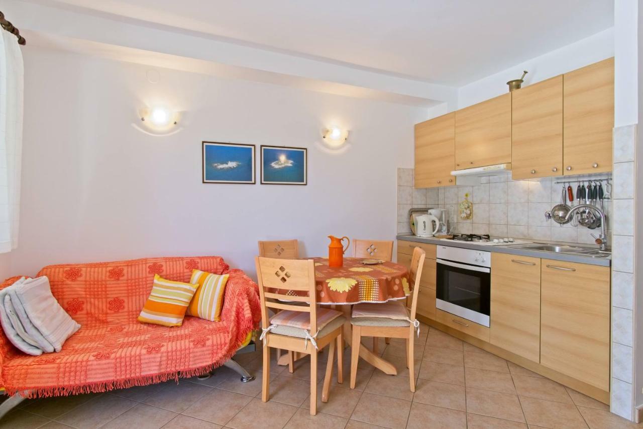Apartmani Dorita Mali Lošinj Kültér fotó