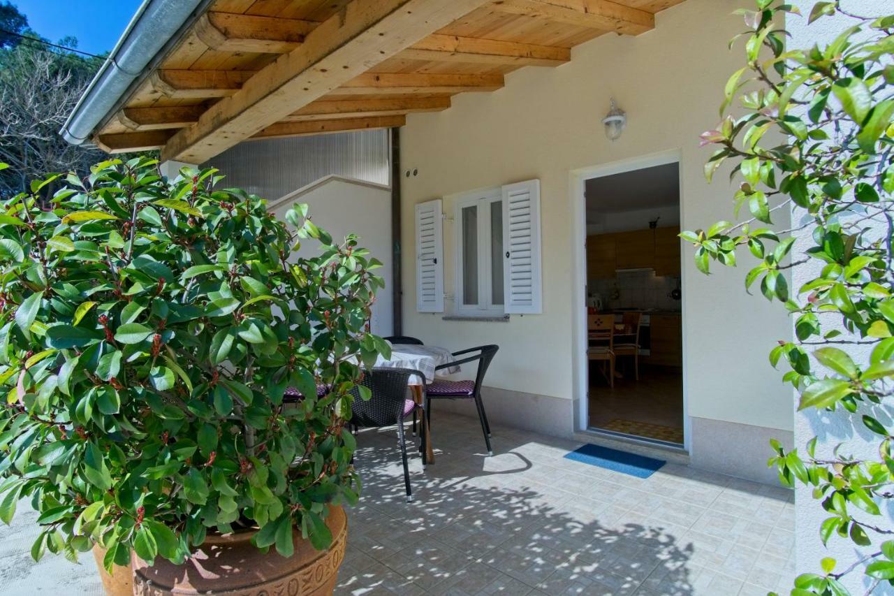 Apartmani Dorita Mali Lošinj Kültér fotó