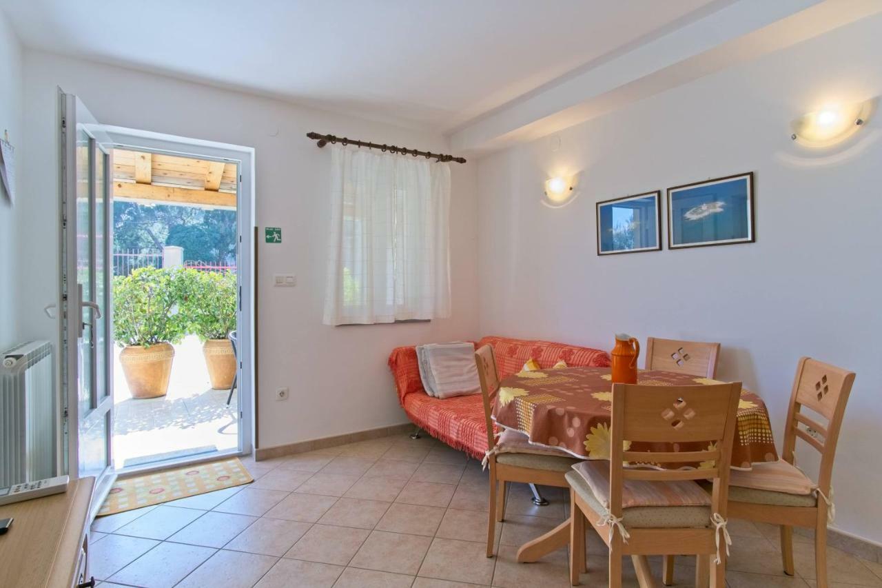 Apartmani Dorita Mali Lošinj Kültér fotó